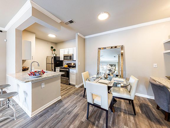 2nd image of 5655 Utsa Blvd APT 813