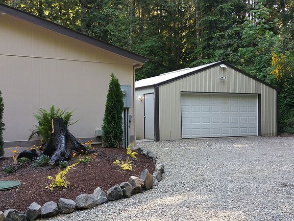 2nd image of 1570 SE Shire Ln