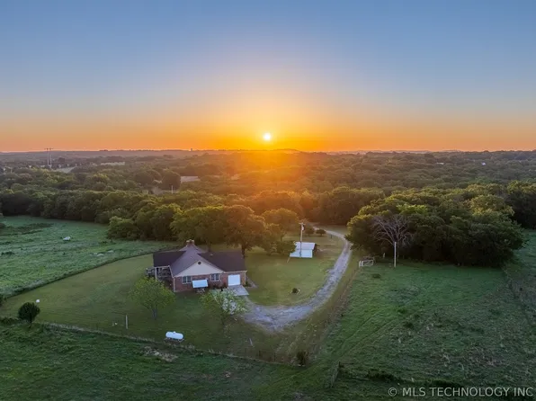 24751 S 200th Rd, Henryetta, OK 74437