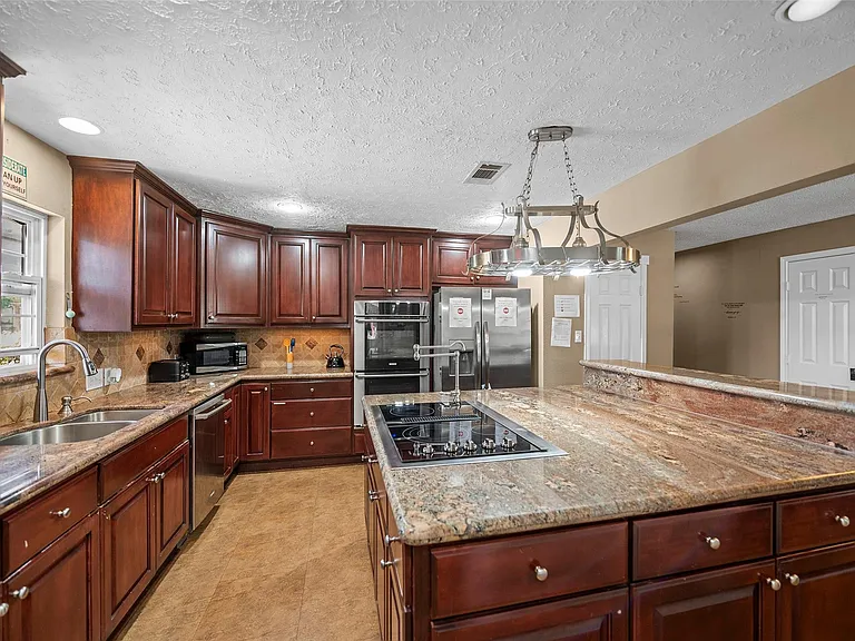 18718 Vickers Rd — Photo 18