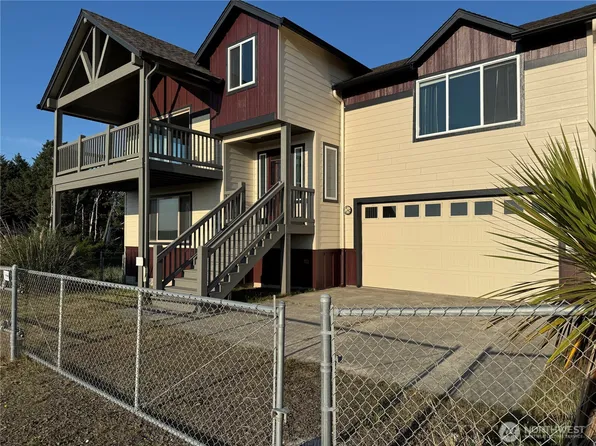 32108 J Place, Ocean Park, WA 98640