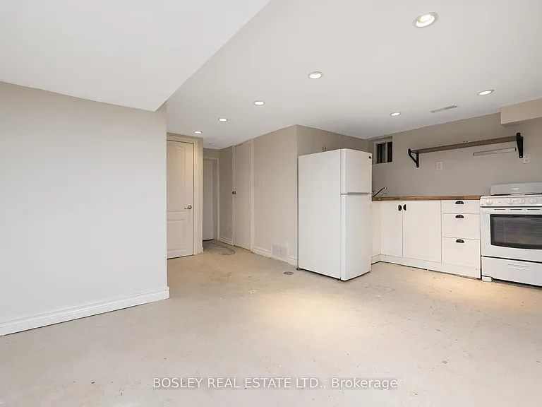 16 Hallam St #BASEMENT — Photo 7