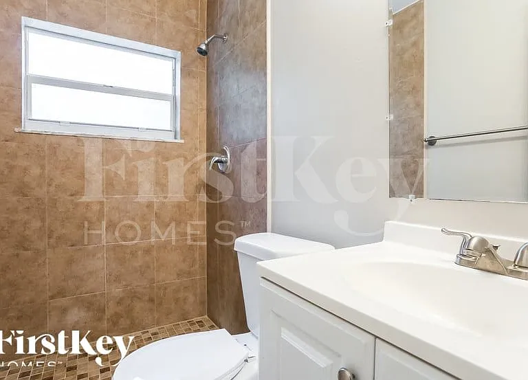 2740 SW 7th St — Photo 9