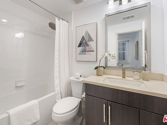 4th image of 6738 Gill Way