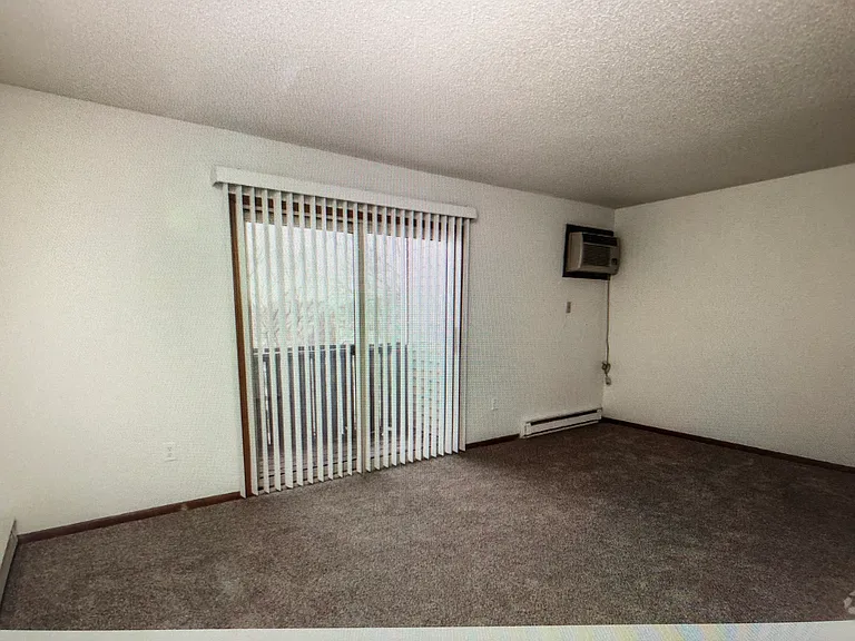 121 S Hazel St — Photo 5