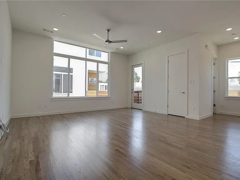 2310 N Carroll Ave #105 — Photo 7