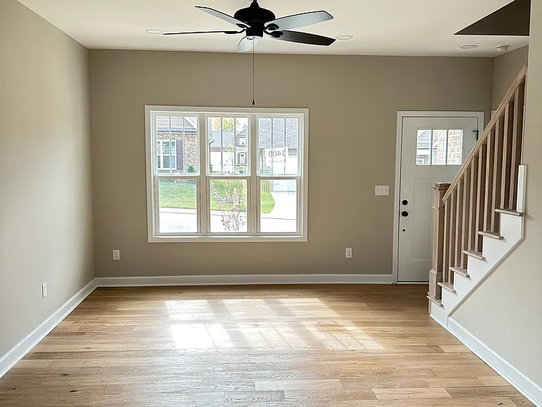 1409 Brook Hill Dr — Photo 2