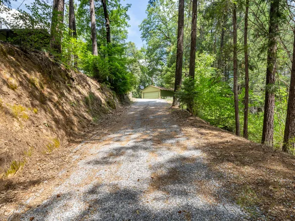 19656 Fall Creek Rd, Lakehead, CA 96051