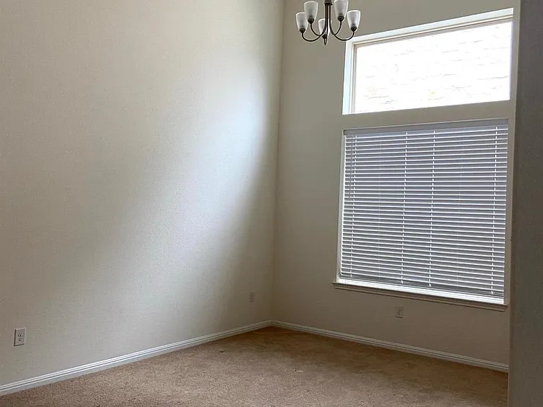 2918 Zelma Dr — Photo 11