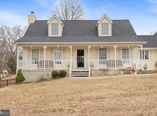 462 Camelot Blvd, Falling Waters, WV 25419