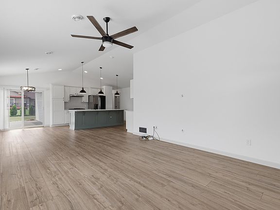 5th image of 1925 Absaroka St