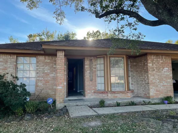 17306 Fife Ln, Webster, TX 77598