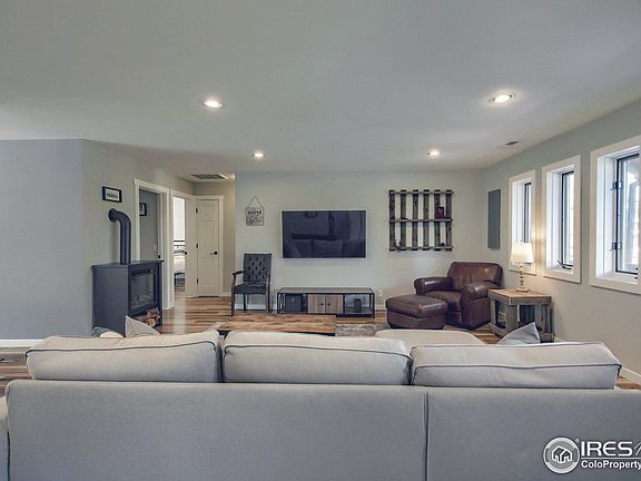 4th image of 30602 Hilltop Dr