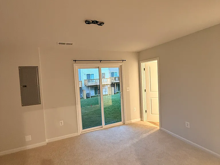 29 Laurin St — Photo 5