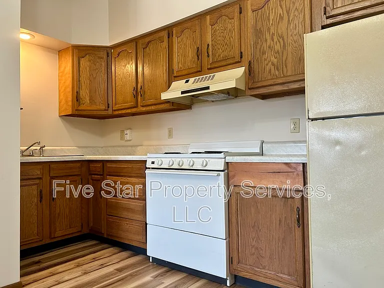 1025 S 5th St — Photo 5