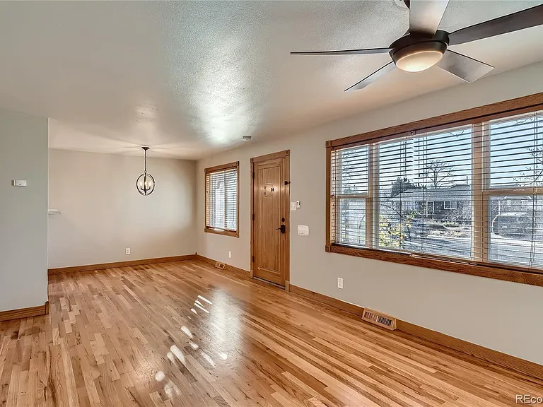 4010 S Jason St — Photo 2