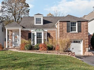 216 Walker Ave, Clarendon Hills, IL 60514