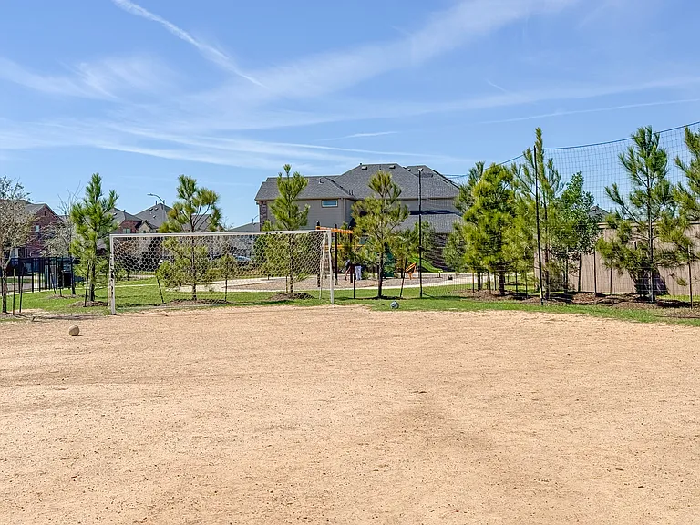 28503 Hannahs Harbor Ln — Photo 24