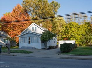 697 Darrow Rd, Akron, OH 44305