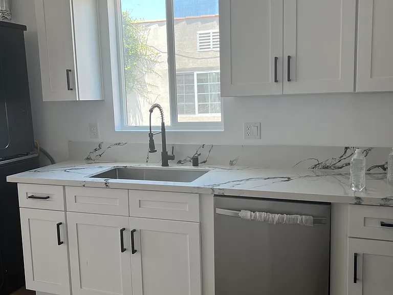 963 N Serrano Ave #1/2 — Photo 21