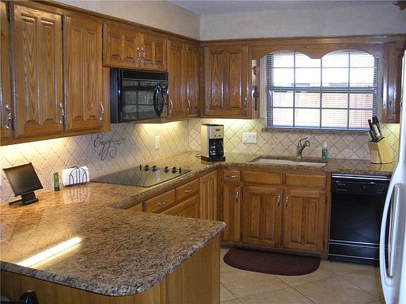 3rd image of 2714 Baldwin Dr