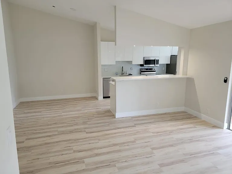 2733 Zorno Way — Photo 6