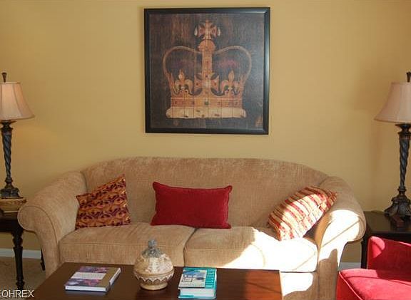 2nd image of 403 Rachel Ln