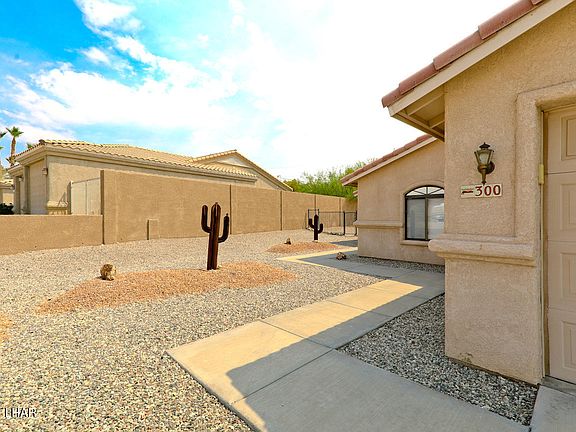 4th image of 300 Pascaul Ln
