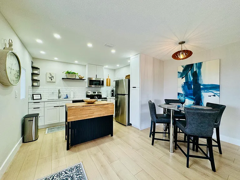 3201 NE 29th St #308 — Photo 10