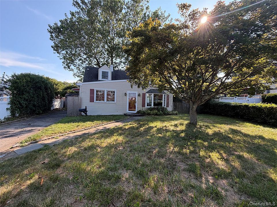1st image of 25 Monterey Place