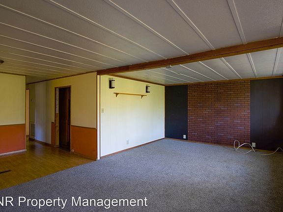 3rd image of 7620 SE 79th Ln