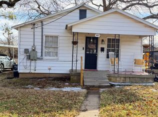 307 W Russell St, Weatherford, TX 76086