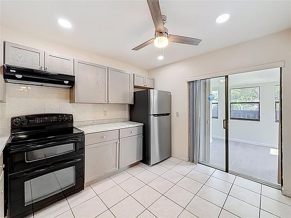 4th image of 55 SEMINOLE DRIVE