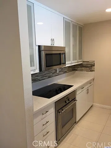 2 bed, 1.0 bath, 924 sqft, $3,000 — Photo 3
