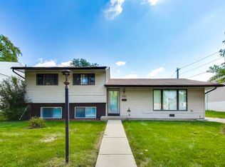 655 Thornwood Dr, Buffalo Grove, IL 60089