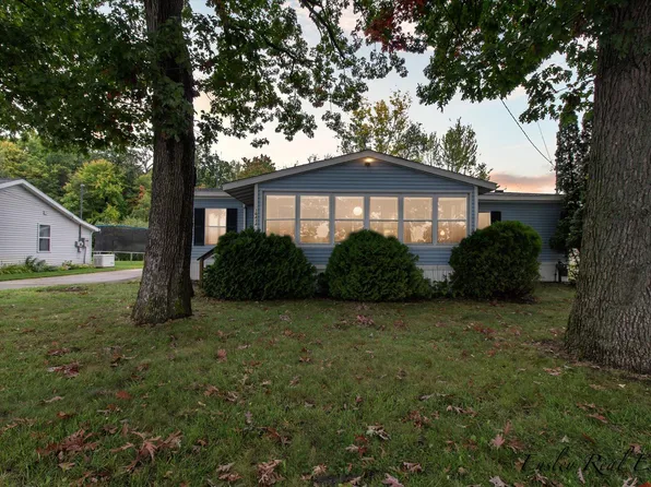 16434 Bass Lake Ave, Gowen, MI 49326