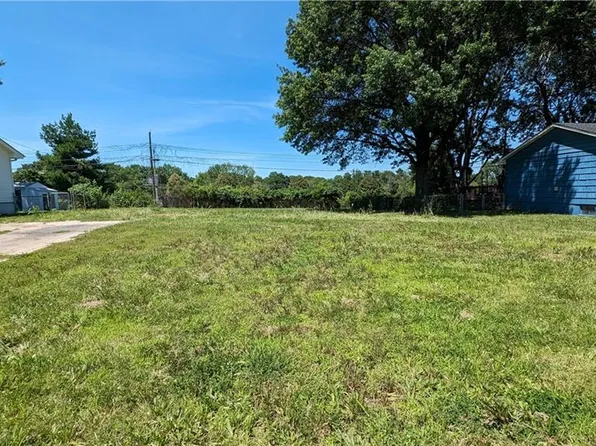 13108 E 41st Ter S, Independence, MO 64055