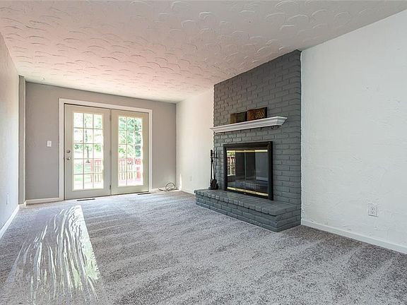 5th image of 932 Concord Dr