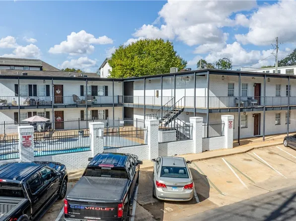 1402 9th St #11, Tuscaloosa, AL 35401