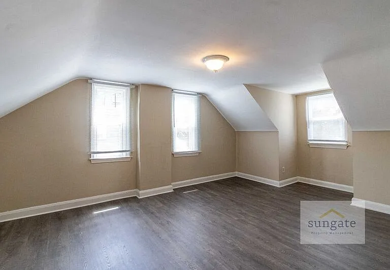6017 Winthrope Ave — Photo 9