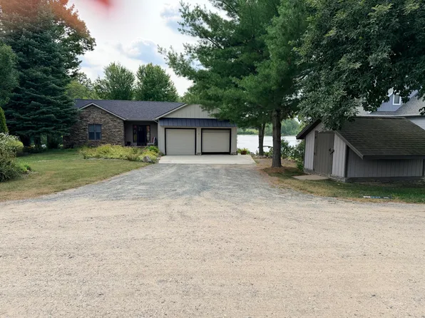 16155 Birchwood Dr, Leroy, MI 49655