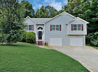 582 Twin Oaks Ln, Dallas, GA 30157
