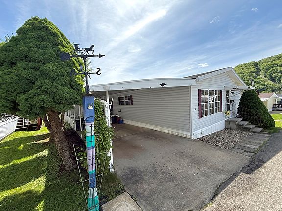3rd image of 674 Grant St Lot 20