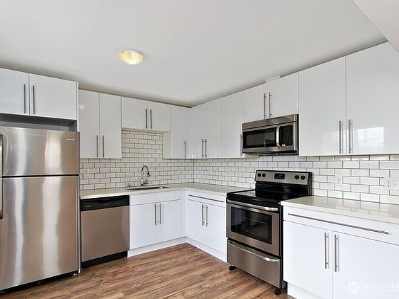 4th image of 5045 37th Avenue S