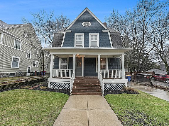 3rd image of 249 Fuller Ave SE
