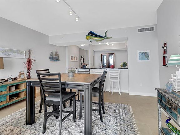 4th image of 3000 Oasis Grand BLVD #1404