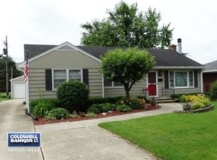 561 E 4th St, Lockport, IL 60441