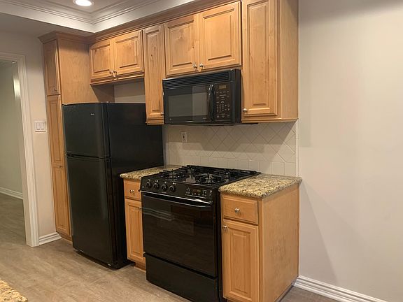 4th image of 1023 Ocean Park Blvd APT 3
