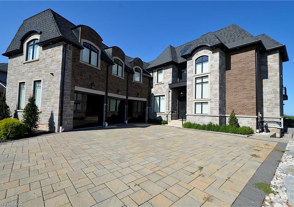 1st image of 16 Shoreline Cres
