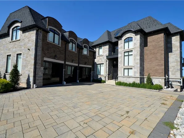 16 Shoreline Cres, Grimsby, ON L3M 5B2